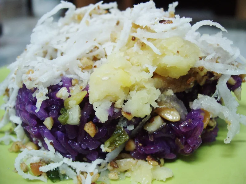 Xoi Vietnamese sticky rice with toppings